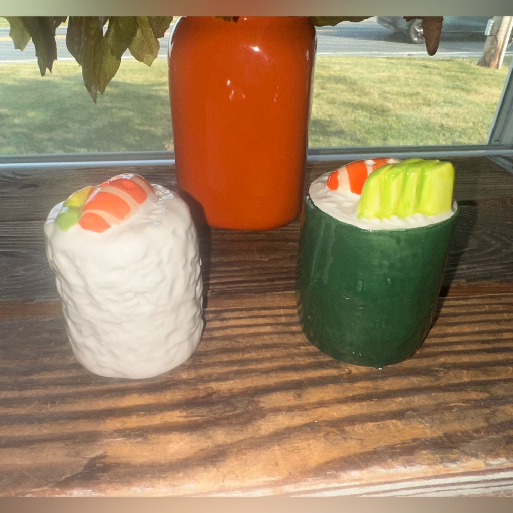 Sushi Roll Salt and Pepper Shakers - New In Package